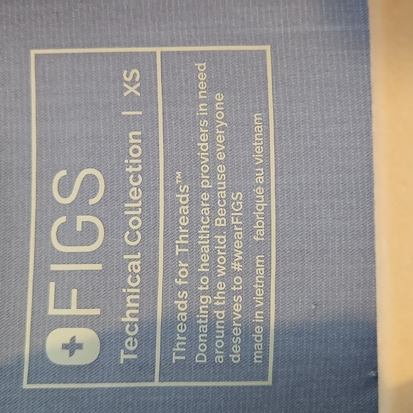 Scrub top - Picture 2 of 4